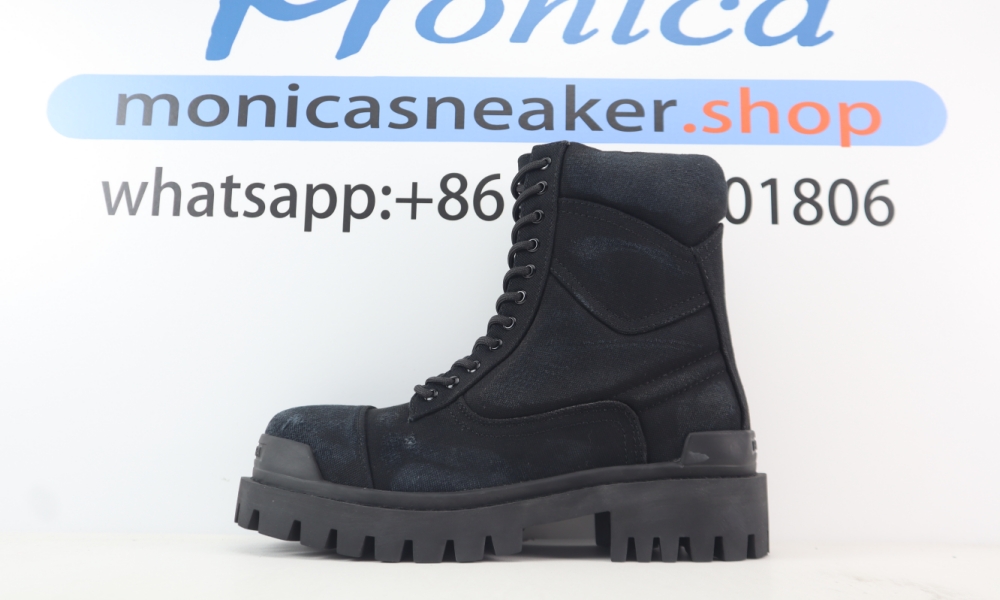 Balenciaga  Combat Strike