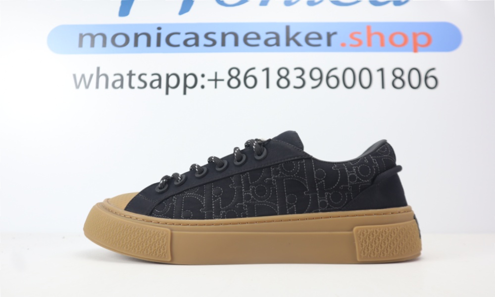 Dio. B33 stone island