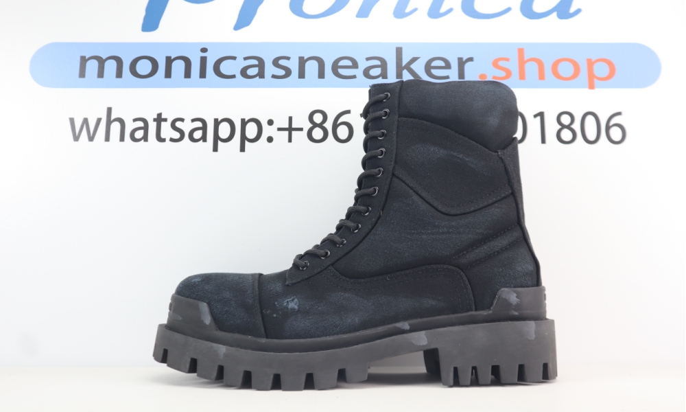 Balenciag Combat Strike