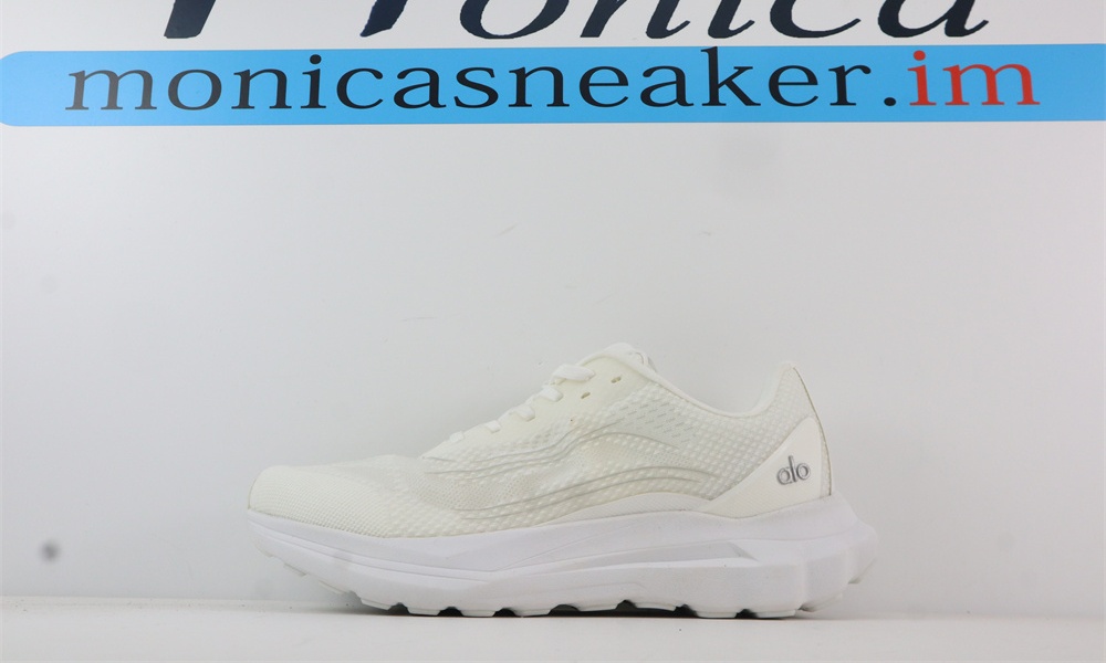 Alo runner white